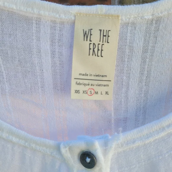 BRAND NEW! We The Free White Buttoned Relaxed Blouse - Picture 3 of 10